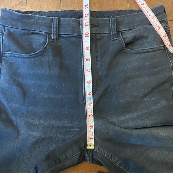 American Eagle Ripped Curvy Jeans - Picture 11 of 14